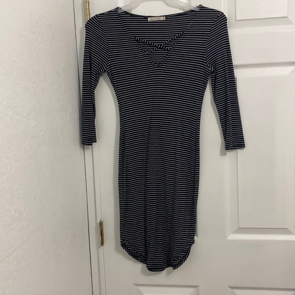 Brand: Heart Hips Size: M Color: Black and White
